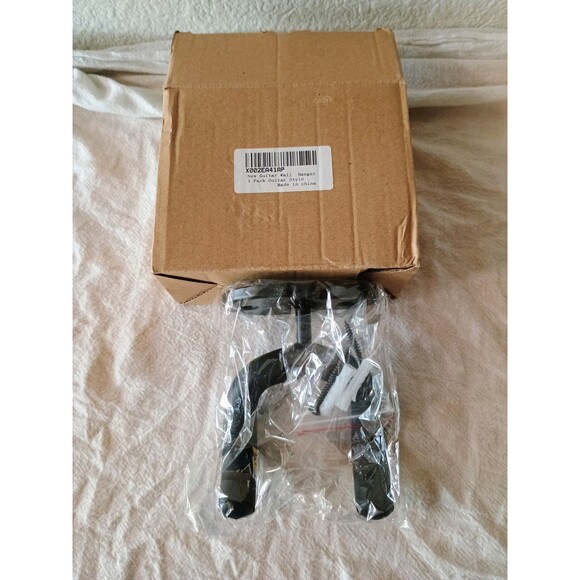 Simple Black Guitar Wall Hanger With Screws - Picture 4 of 4